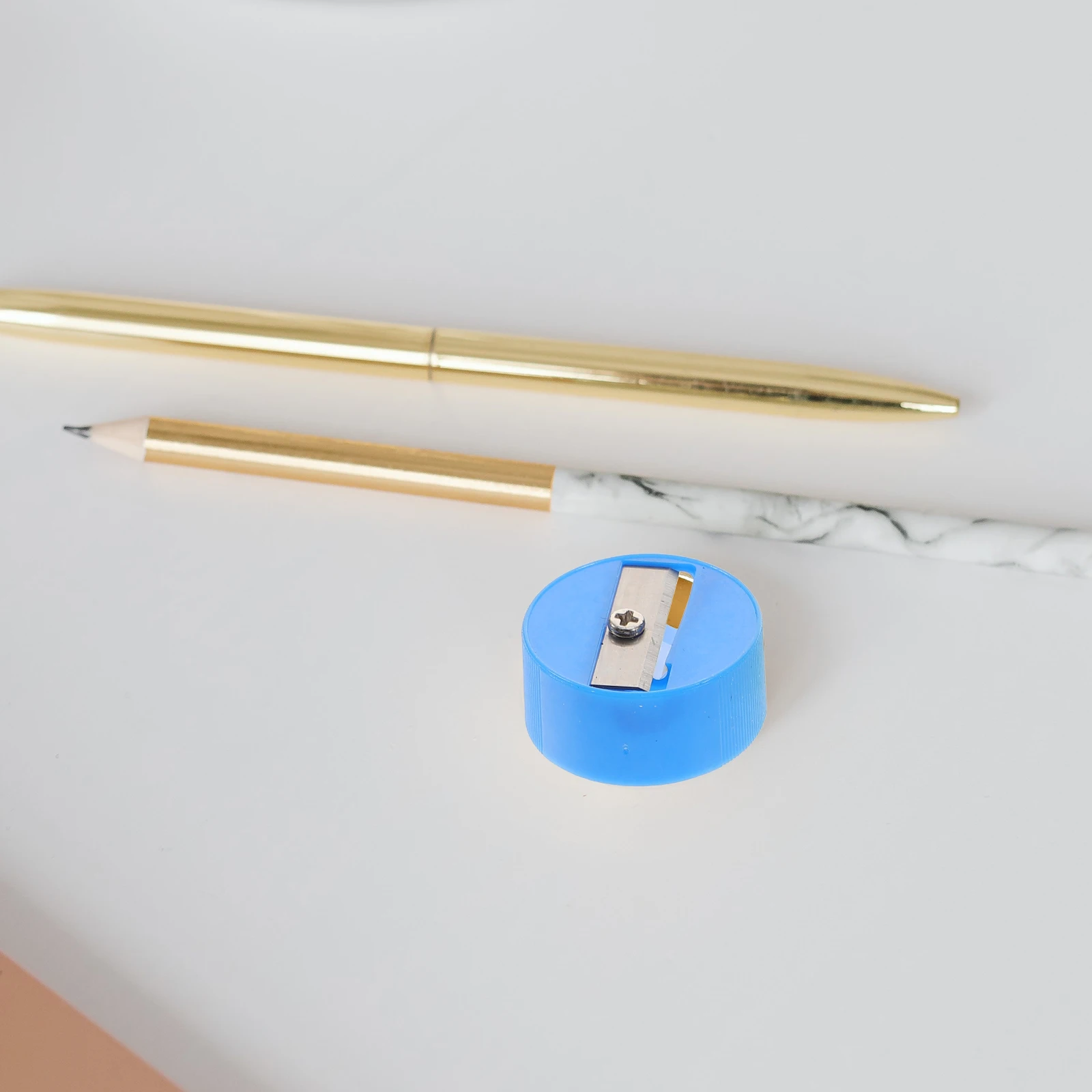 150pcs Pencil Sharpener Bright Color Students Supplies Students Sharpener Round Design Student Supplies Teaching Tools
150pcs Pencil Sharpener Bright Color Students Supplies Students Sharpener Round Design Student Supplies Teaching Tools