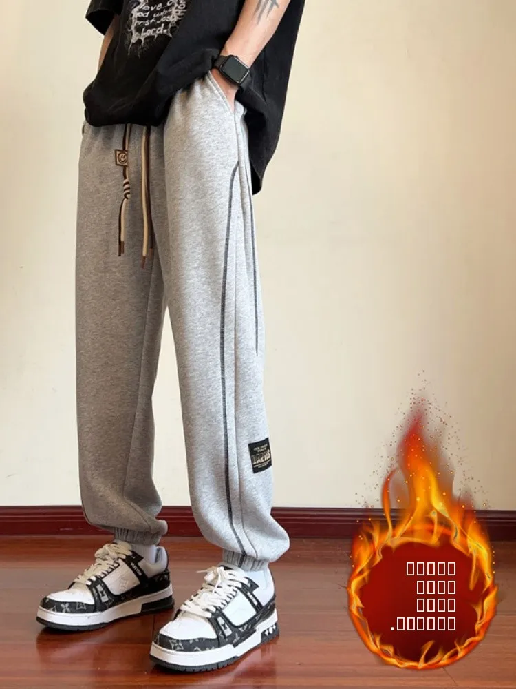 Осенне-зимние повседневные спортивные брюки на флисовой подкладке для мальчиков и подростков, свободного кроя, стройнящие, для отдыха, модные, для студентов
Осенне-зимние повседневные спортивные брюки на флисовой подкладке для мальчиков и подростков, свободного кроя, стройнящие, для отдыха, модные, для студентов