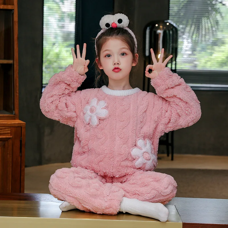 Autumn Winter Pajamas for Children Thickened Warm Pajama Set Girl Cartoon Cute Home Clothes Coral Fleece Two Piece Pajamas
Autumn Winter Pajamas for Children Thickened Warm Pajama Set Girl Cartoon Cute Home Clothes Coral Fleece Two Piece Pajamas