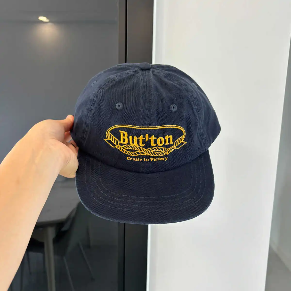 New Retro Washed Cotton Soft Top Flat Eaves Cap Men's and Women's Letter Embroidery Street Hip-Hop Baseball Cap Fashion
New Retro Washed Cotton Soft Top Flat Eaves Cap Men's and Women's Letter Embroidery Street Hip-Hop Baseball Cap Fashion