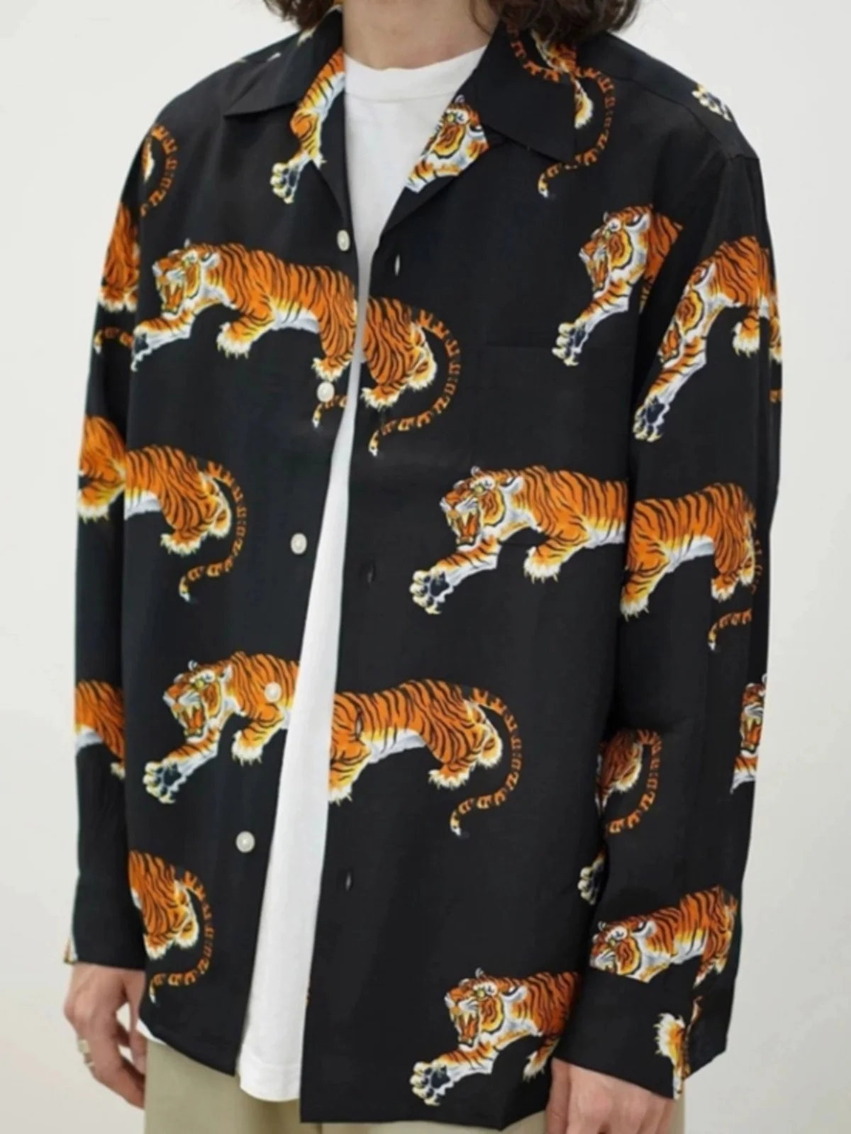 WAO MARIA Long Sve irt Street Sle Ретро Harajuku Хип-хоп Модный гавайский принт Свободный крой Молодежная мода для всех Se...
WAO MARIA Long Sve irt Street Sle Ретро Harajuku Хип-хоп Модный гавайский принт Свободный крой Молодежная мода для всех Se...