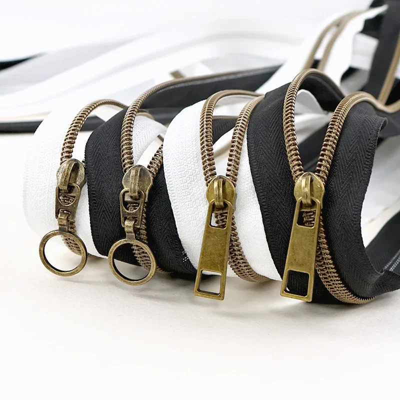 2/3/5M 3#5# Nylon Coil Zipper Tape By The Meter Continuous zippers Roll With Sliders Jacket Bag Tent DIY Sewing Accessories
2/3/5M 3#5# Nylon Coil Zipper Tape By The Meter Continuous zippers Roll With Sliders Jacket Bag Tent DIY Sewing Accessories