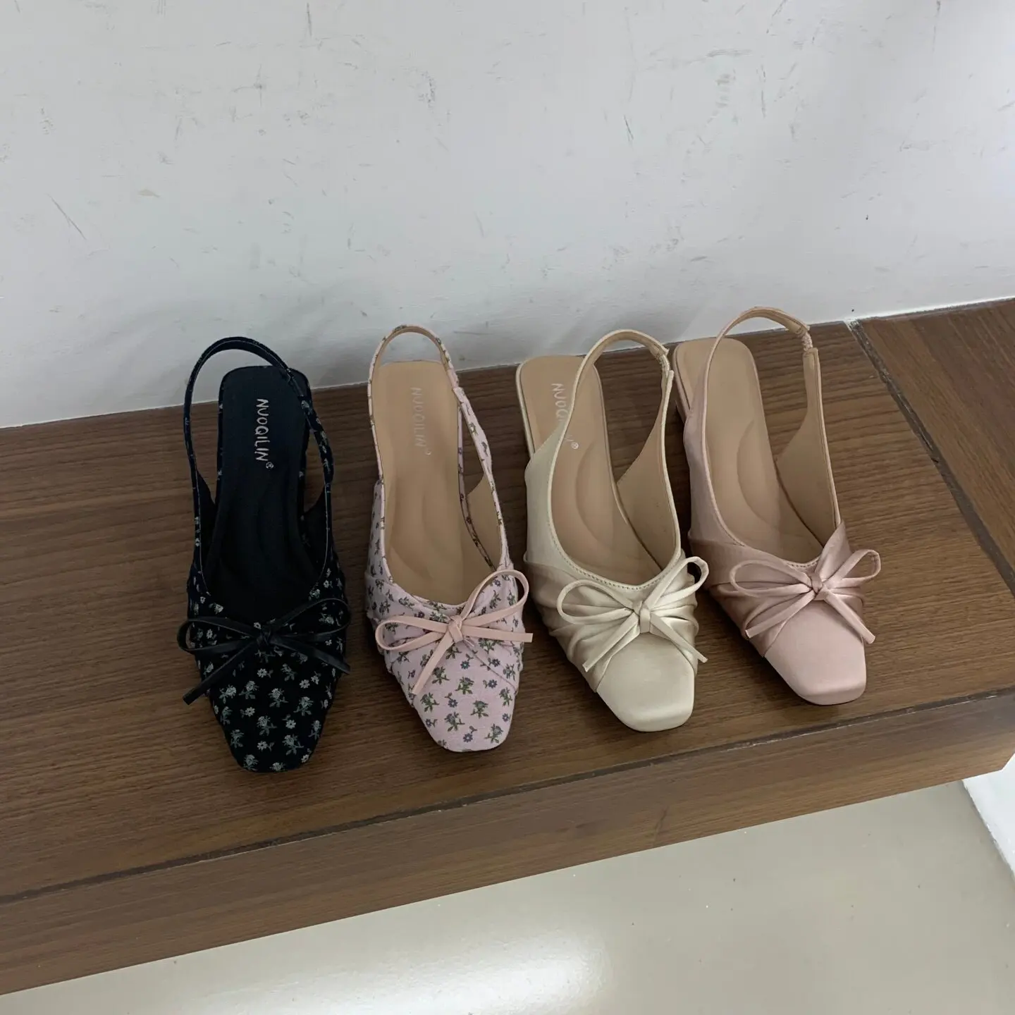 Designer Bow Women's Sandals Square Toe Elegant Heels Shoes Summer Mules Shoes 2026 Slingback Dress Slippers Trend New
Designer Bow Women's Sandals Square Toe Elegant Heels Shoes Summer Mules Shoes 2026 Slingback Dress Slippers Trend New