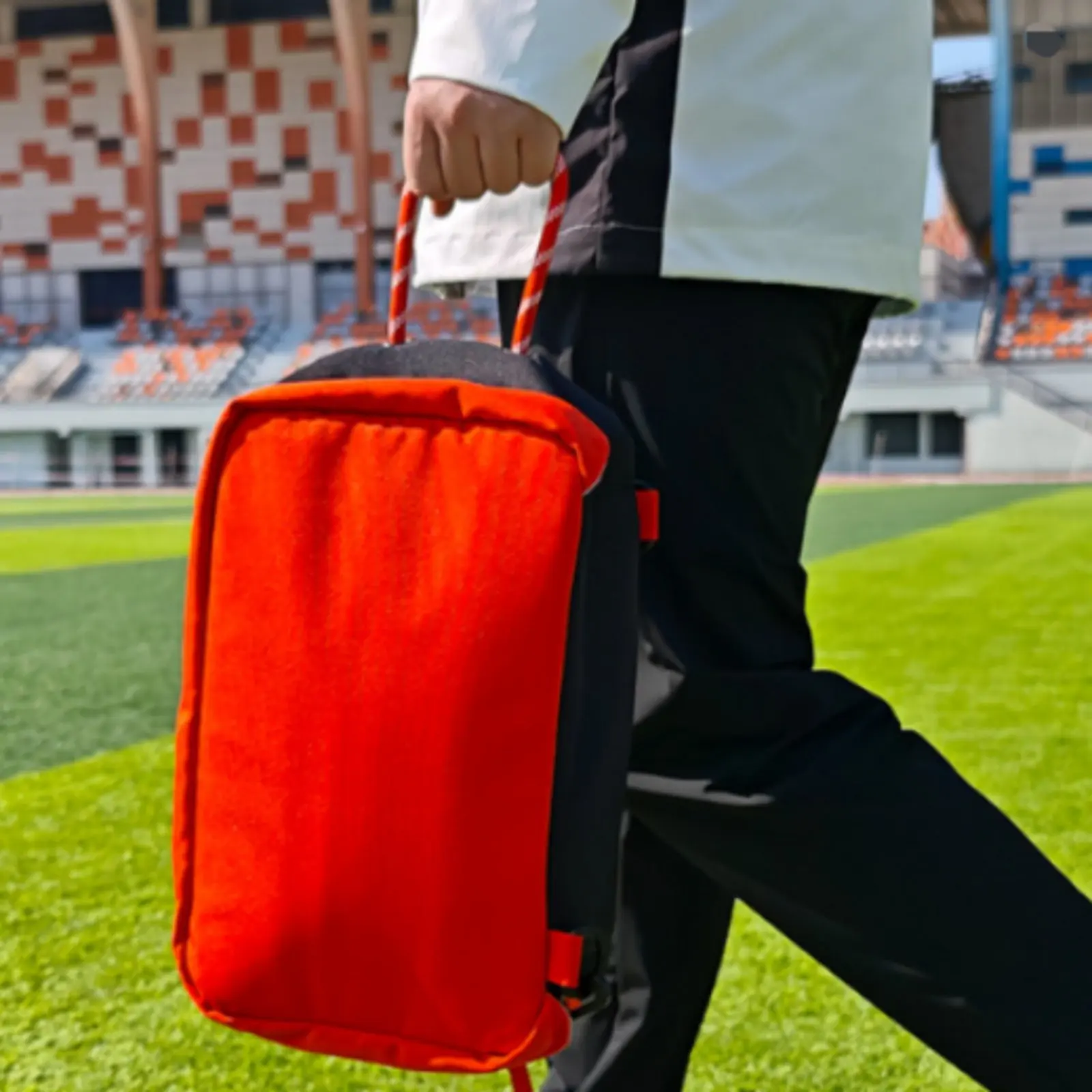 Waterproof Shoe Bag with Shoulder Strap Athletic Shoe Backpack Luggage Accessory Easy to Clean for Football Players
Waterproof Shoe Bag with Shoulder Strap Athletic Shoe Backpack Luggage Accessory Easy to Clean for Football Players
