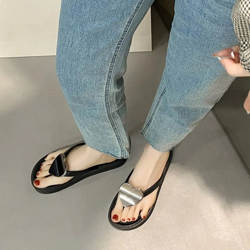 Elegant Open-toe Metal Heart Slippers Non-Slip Soft Sole Slippers for Women Beachwear Shoes PVC Seaside Slides Sandals Girls
Elegant Open-toe Metal Heart Slippers Non-Slip Soft Sole Slippers for Women Beachwear Shoes PVC Seaside Slides Sandals Girls