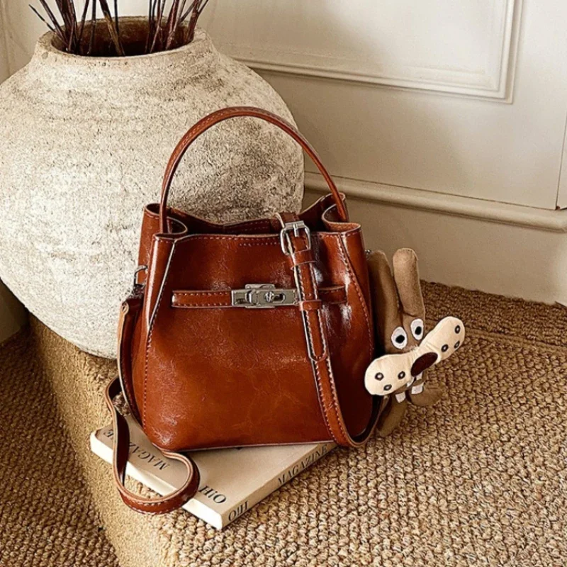 Vintage Classic Paris Inspired Fashion Bag For Women With Messenger Crossbody Function And Solid ColorMom' Bag
Vintage Classic Paris Inspired Fashion Bag For Women With Messenger Crossbody Function And Solid ColorMom' Bag