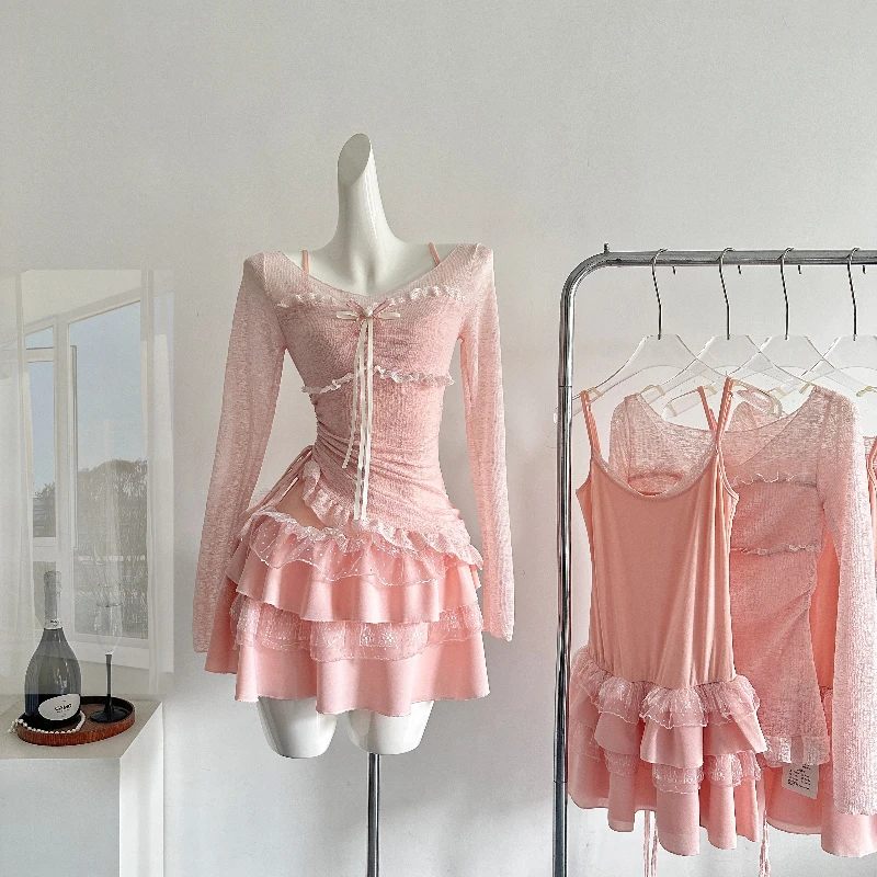 Spring Pink Woman Suit retro Elegant Y2K Sexy Sweet 2 Piece Set Spaghetti Strap Tops +High Waist Ruffle Mini Skirt Outfits 2025
Spring Pink Woman Suit retro Elegant Y2K Sexy Sweet 2 Piece Set Spaghetti Strap Tops +High Waist Ruffle Mini Skirt Outfits 2025