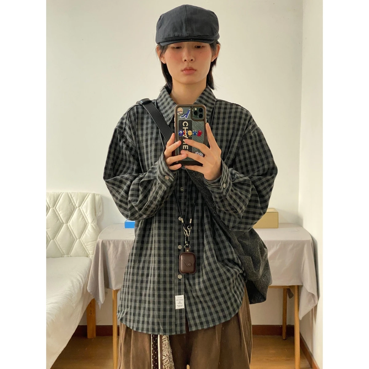 Retro Japanese Sle Long Sve Plaid irt Men Loose Simple Versatile Youth Top Coat Spring Autumn Turn Collar Open Cardigan
Retro Japanese Sle Long Sve Plaid irt Men Loose Simple Versatile Youth Top Coat Spring Autumn Turn Collar Open Cardigan