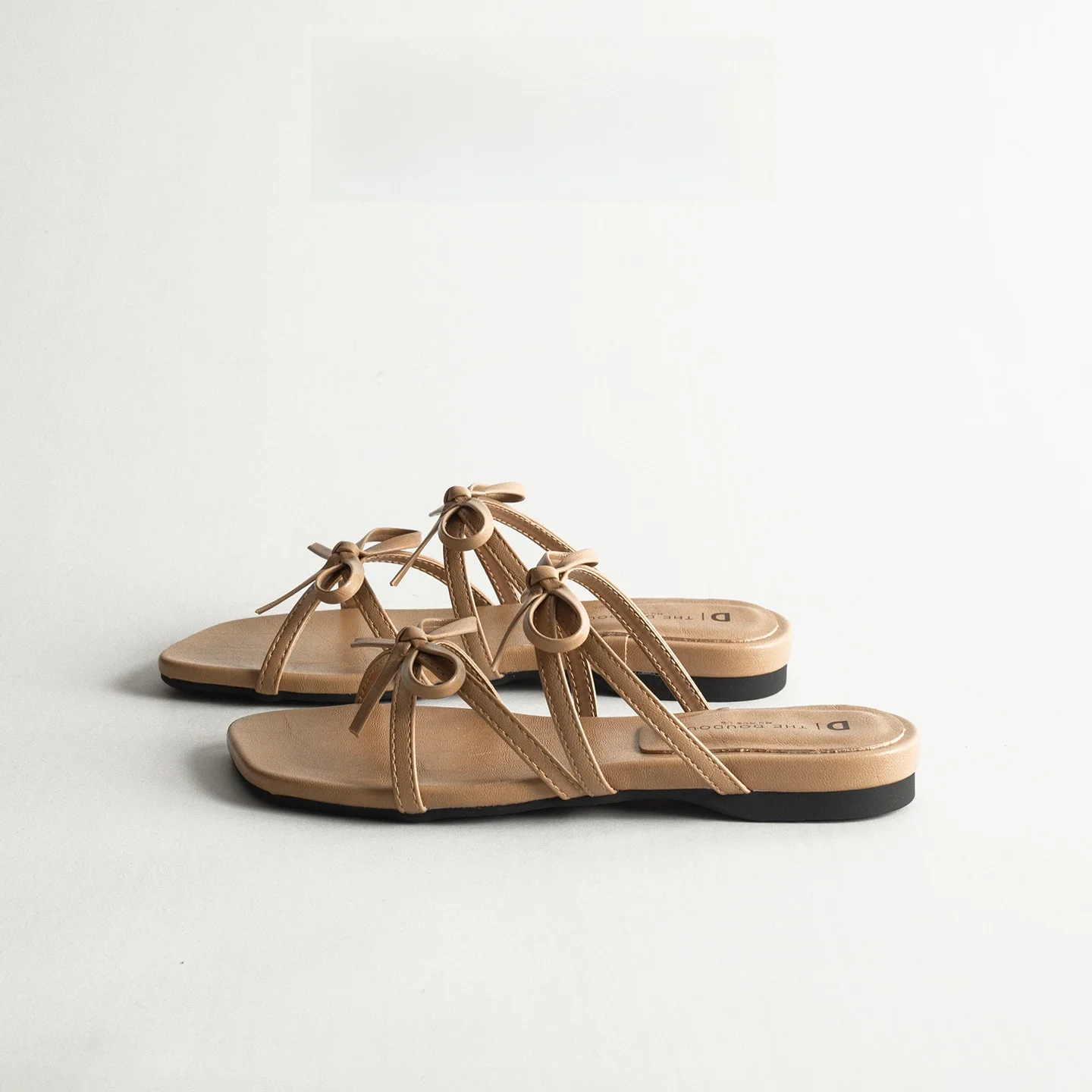 Kaimanli Knot Flat Bottom Sandals Women's Summer Casual Anti-Slip Beach Sandals Open-Toe Slip-On Clogs
Kaimanli Knot Flat Bottom Sandals Women's Summer Casual Anti-Slip Beach Sandals Open-Toe Slip-On Clogs