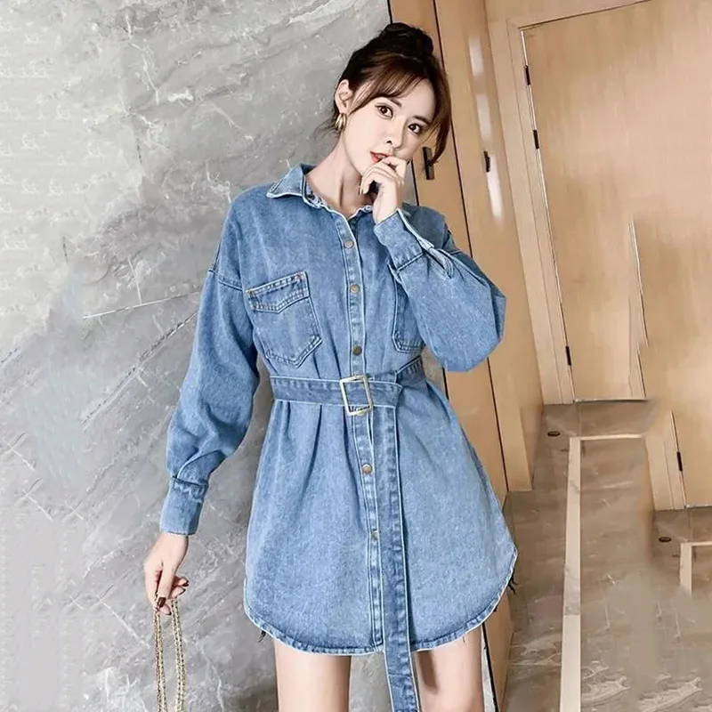 Fashion Women's Denim Shirt Autumn New Turn Down Collar Single-breasted Slim Fit Jackets Korean Mid-length Loose Shirts
Fashion Women's Denim Shirt Autumn New Turn Down Collar Single-breasted Slim Fit Jackets Korean Mid-length Loose Shirts