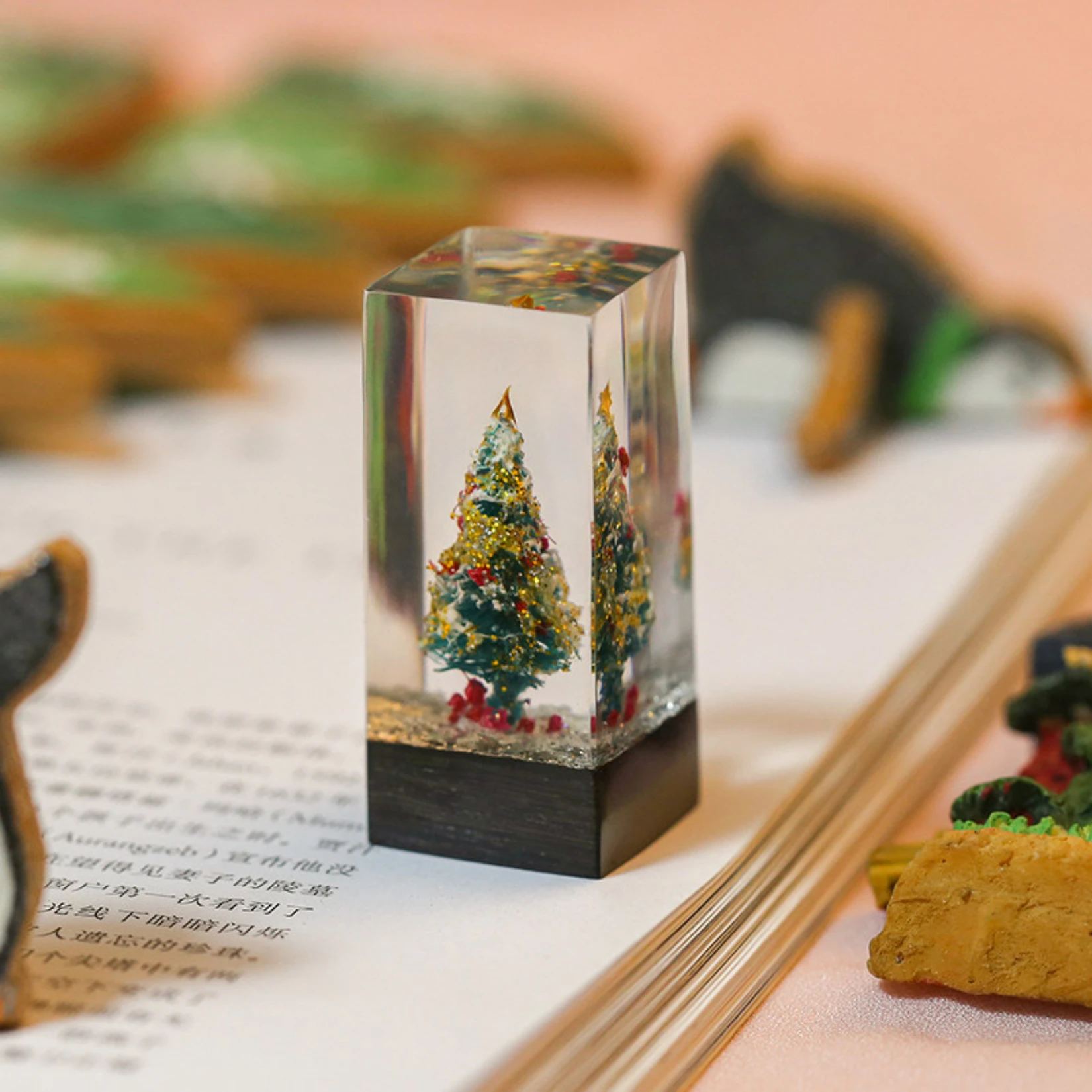 Christmas Tree Seal Epoxy Finished Resin Ornament Handicraft Holiday Furnishing Christmas Present Desktop Art Decoration
Christmas Tree Seal Epoxy Finished Resin Ornament Handicraft Holiday Furnishing Christmas Present Desktop Art Decoration