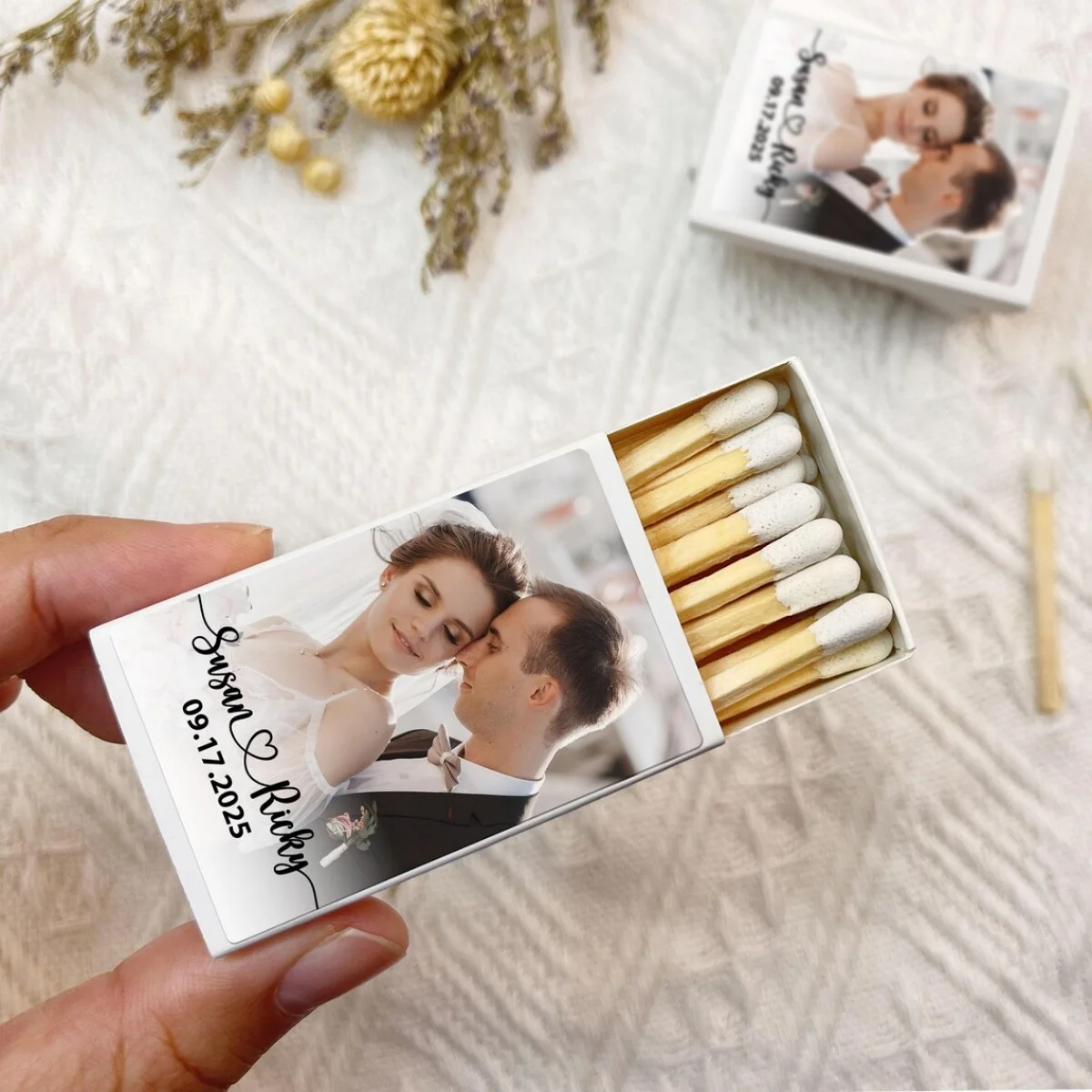 Bulk Wedding Matchbox Wedding Favor/Personalized Photo Wedding Matchbox/Custom Wedding Matchbook/Engagement Gift for couple/The
Bulk Wedding Matchbox Wedding Favor/Personalized Photo Wedding Matchbox/Custom Wedding Matchbook/Engagement Gift for couple/The