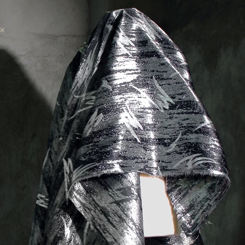 Двусторонняя жаккардовая ткань с темной блестящей текстурой, дизайнерская ткань для шитья своими руками на метрах, чистый полиэстер
Двусторонняя жаккардовая ткань с темной блестящей текстурой, дизайнерская ткань для шитья своими руками на метрах, чистый полиэстер