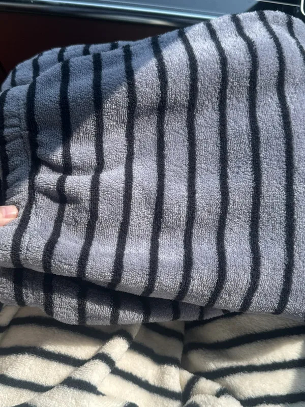 Thickened Flannel Sleep Pants Winter Home Leisure Long Pants Coral Fleece Lined Stripe Patterned Men Women Comfortable Pyjama...
Thickened Flannel Sleep Pants Winter Home Leisure Long Pants Coral Fleece Lined Stripe Patterned Men Women Comfortable Pyjama...