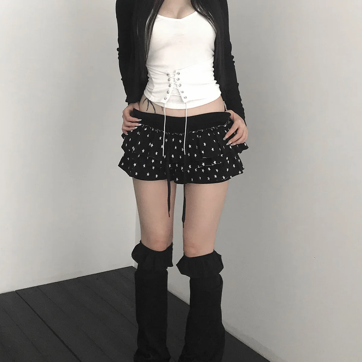 Onalippa 2026 Новая женская короткая юбка в корейском стиле INS: модный универсальный дизайн класса люкс для повседневной носки и отдыха
Onalippa 2026 Новая женская короткая юбка в корейском стиле INS: модный универсальный дизайн класса люкс для повседневной носки и отдыха