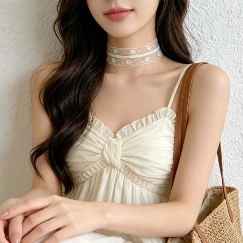 New Korean Style Double Side Small Flower Lace Short Collarbone Chain Fashion Necklace Sweet Gentle Women Choker
New Korean Style Double Side Small Flower Lace Short Collarbone Chain Fashion Necklace Sweet Gentle Women Choker