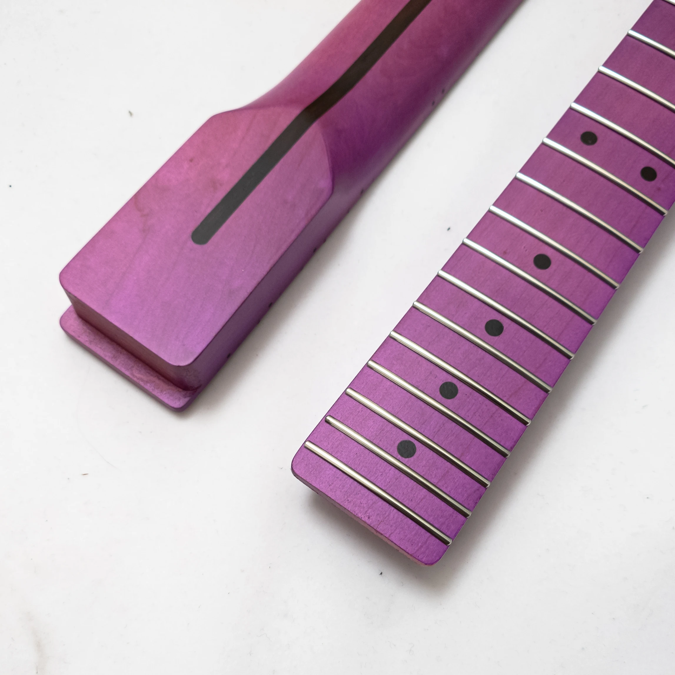 Purple Matte Maple Guitar Neck 25.5" 22 Frets Stainless Steel Maple Fingerboard Bone Nut
Purple Matte Maple Guitar Neck 25.5" 22 Frets Stainless Steel Maple Fingerboard Bone Nut