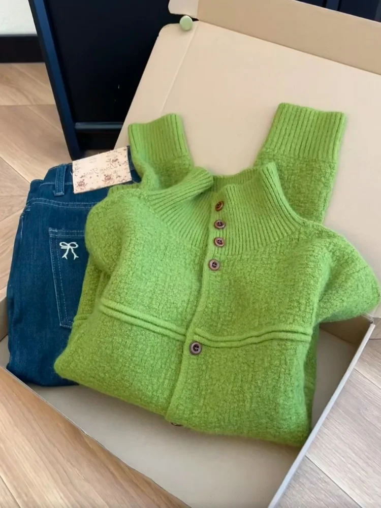 Soft Knitted Green Cardigan Women's Simple Winter Outerwear Long Sleeve Commute Style Self-Purchase Recommended Fashionable
Soft Knitted Green Cardigan Women's Simple Winter Outerwear Long Sleeve Commute Style Self-Purchase Recommended Fashionable