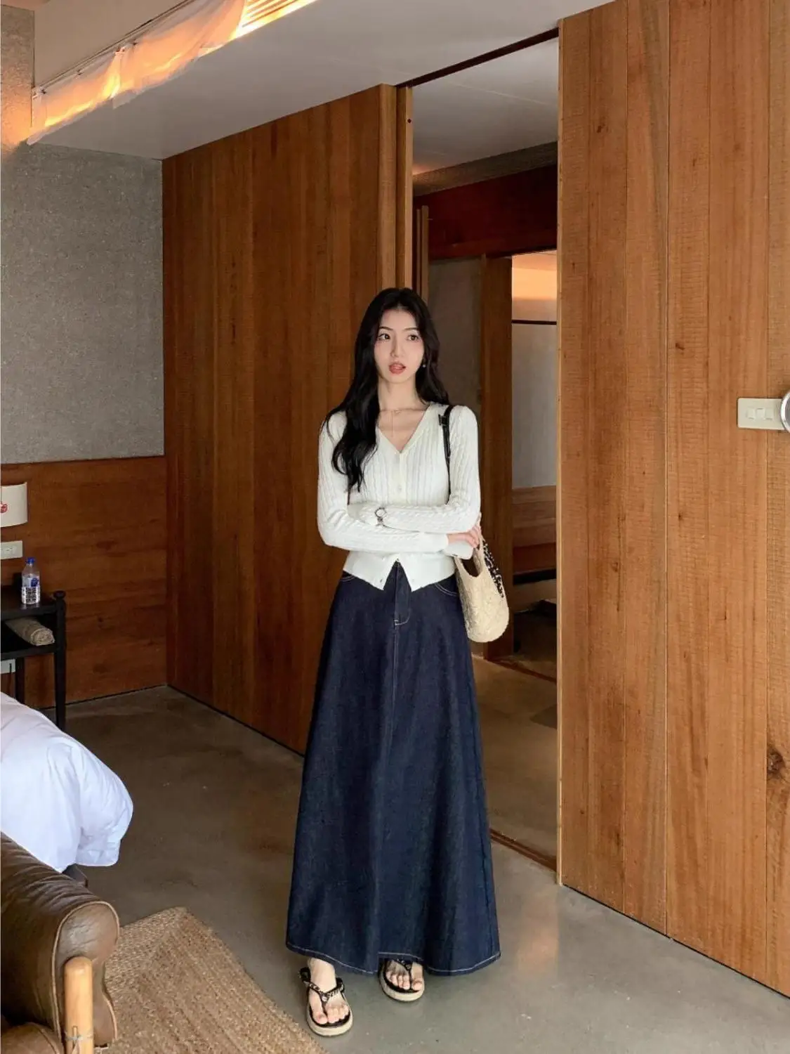 Retro Korean White V-Ne Twisted Knit Open Cardigan Women's Slim Fit Base Sweater Ele Outerwear Top for Various Ocns
Retro Korean White V-Ne Twisted Knit Open Cardigan Women's Slim Fit Base Sweater Ele Outerwear Top for Various Ocns