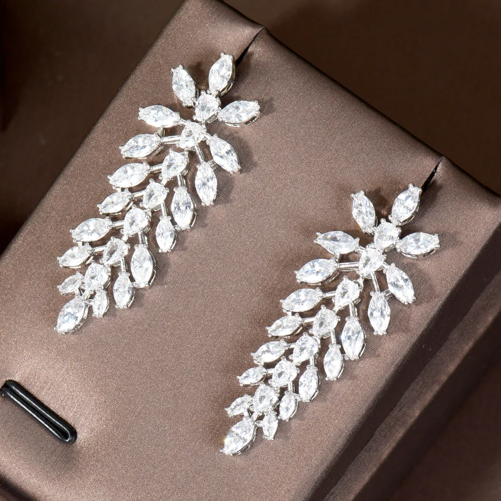HIBRIDE Hot New Elegant Bridal Leaf Design Drop Earring Long Dangle Statement Earrings For Women Bridal Fashion Jewelry E-26
HIBRIDE Hot New Elegant Bridal Leaf Design Drop Earring Long Dangle Statement Earrings For Women Bridal Fashion Jewelry E-26