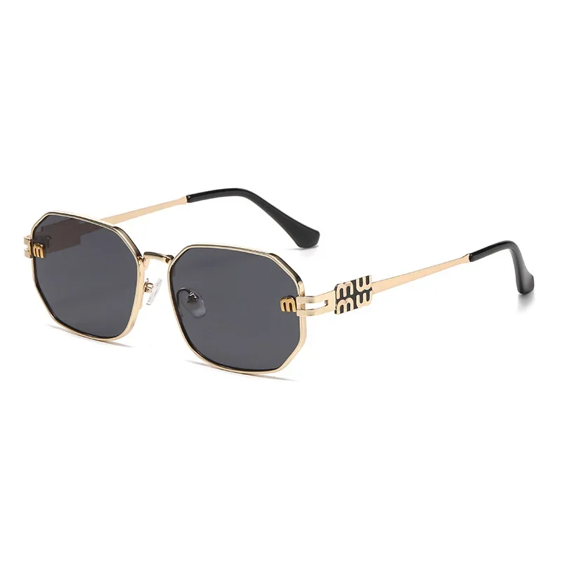 2025 New Fashion Women Ladies Sunglasses Versatile Elegant Trend Street Shooting Girls Sun Glasses Classic Retro Glasses Gafas
2025 New Fashion Women Ladies Sunglasses Versatile Elegant Trend Street Shooting Girls Sun Glasses Classic Retro Glasses Gafas
