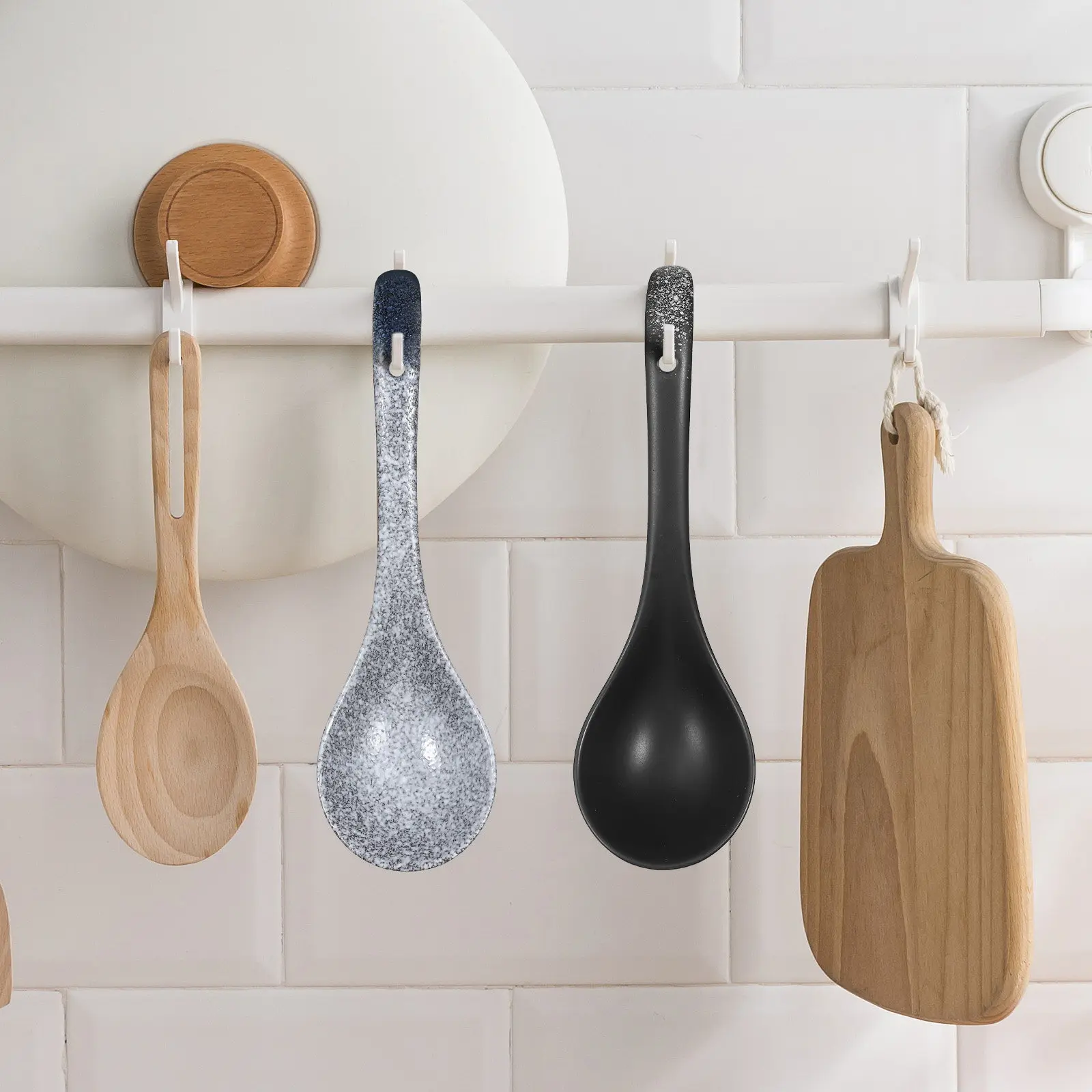 Набор из 2 керамических половников для супа в японском стиле с длинной ручкой, большие ложки для подачи риса и лапши, гладкая поверхность, легко моются
Набор из 2 керамических половников для супа в японском стиле с длинной ручкой, большие ложки для подачи риса и лапши, гладкая поверхность, легко моются