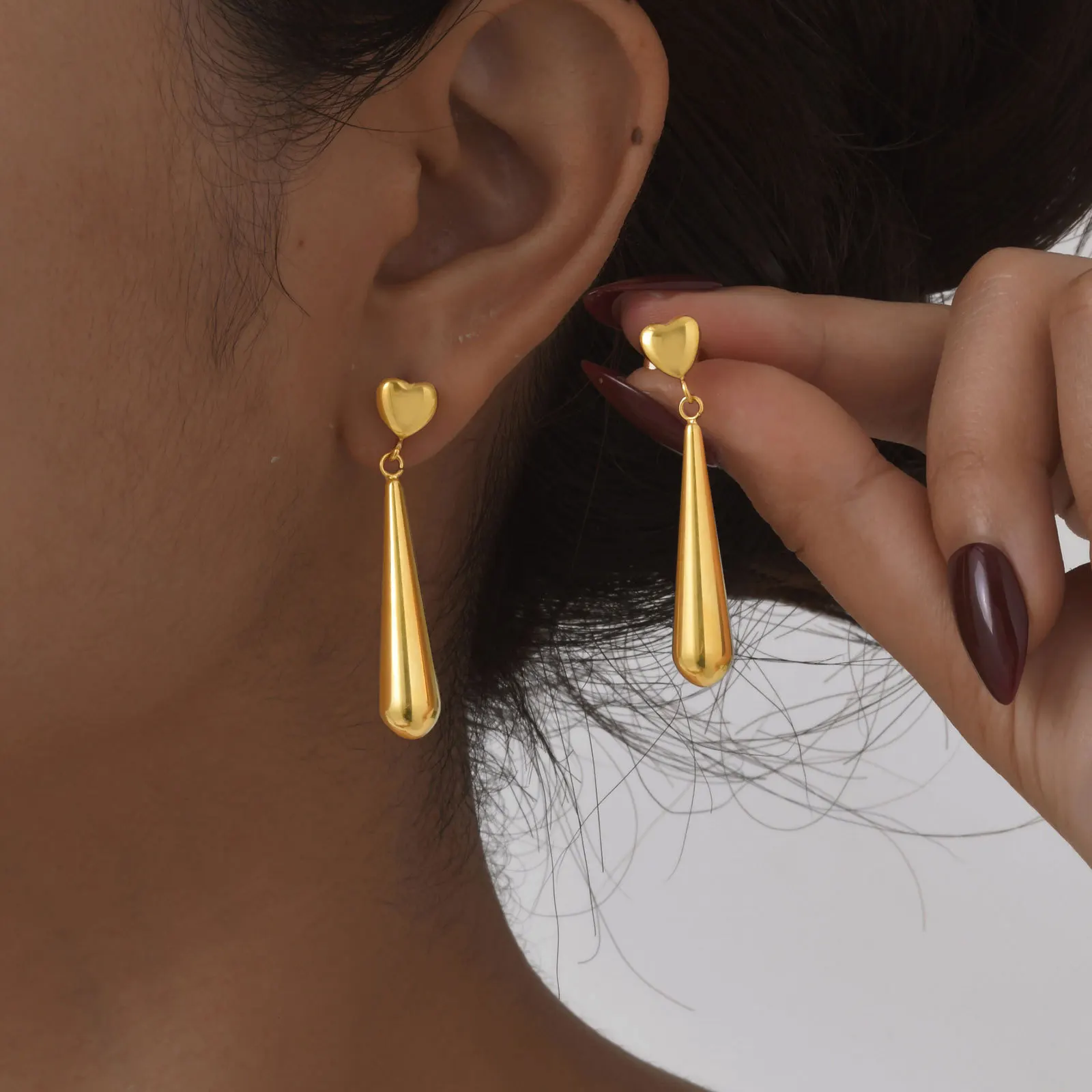 Fashion accessories Stainless steel heart long drop gold color earrings for women
Fashion accessories Stainless steel heart long drop gold color earrings for women