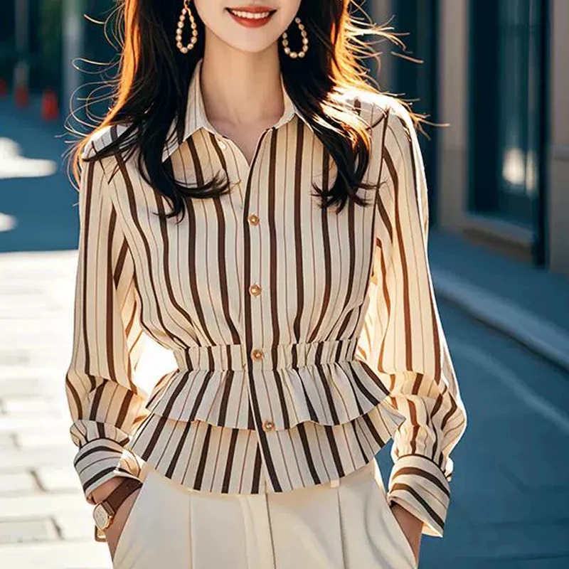 Apricot Bottom Coffee Striped Waist-Cinching Long Sleeve Shirt for Women, Autumn Fashion Retro Hong Kong Style High-End Top
Apricot Bottom Coffee Striped Waist-Cinching Long Sleeve Shirt for Women, Autumn Fashion Retro Hong Kong Style High-End Top