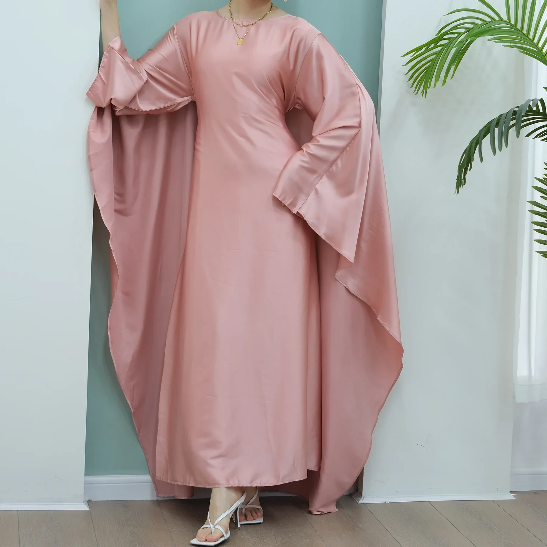 Eid Djellaba Ramadan Satin Abaya for New Women Muslim Belt Dress Kaftan Islam Clothing Robe Kebaya Caftan Turkey Marocain Femme
Eid Djellaba Ramadan Satin Abaya for New Women Muslim Belt Dress Kaftan Islam Clothing Robe Kebaya Caftan Turkey Marocain Femme