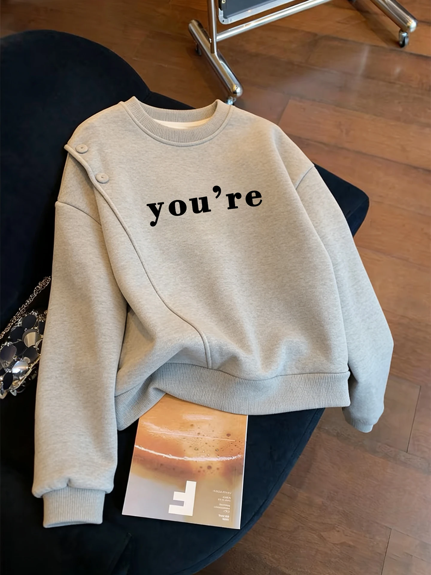 American Sle Retro Hip Hop Letter Print round Ne Sweatirt Loose Oversize Top for Men And Women Spring Autumn Trendy Brand
American Sle Retro Hip Hop Letter Print round Ne Sweatirt Loose Oversize Top for Men And Women Spring Autumn Trendy Brand