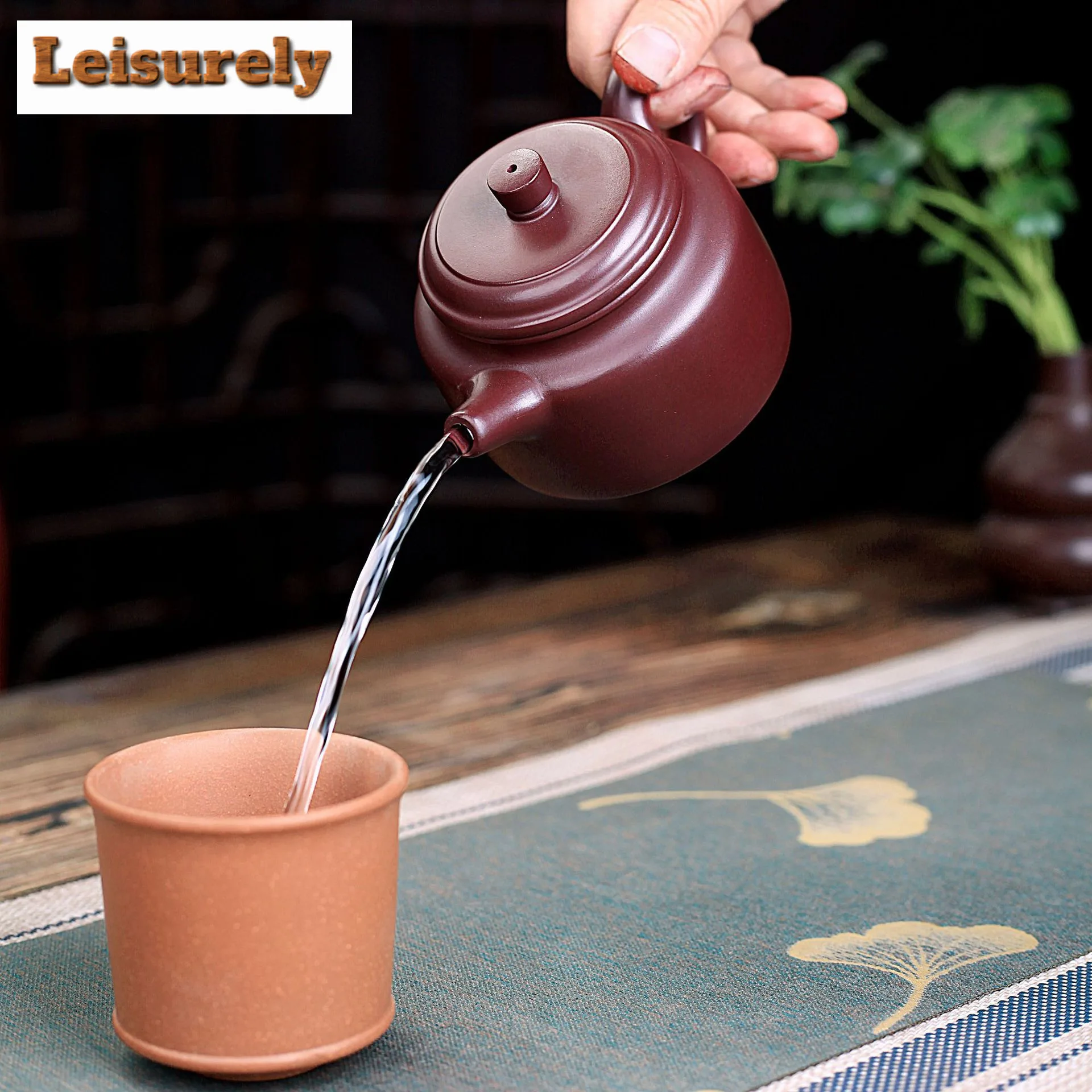290ml Traditional Yixing Purple Clay Teapots Handmade De Zhong Pot Raw Ore Zhu Mud Kettle Chinese Zisha Tea Set Tableware Craft
290ml Traditional Yixing Purple Clay Teapots Handmade De Zhong Pot Raw Ore Zhu Mud Kettle Chinese Zisha Tea Set Tableware Craft