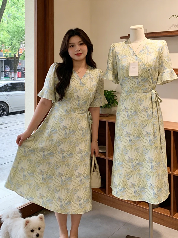 plus Size Women's Summer V-Neck Floral Print Dress Slimming Waist Design Casual Comfortable Breathable Loose Fit Maxi Dress
plus Size Women's Summer V-Neck Floral Print Dress Slimming Waist Design Casual Comfortable Breathable Loose Fit Maxi Dress