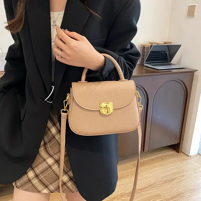 New To 2025: Exquisite Women's Textured Fashion Bag with Retro - Styled Shoulder Square Design, A Highly Versatile Messenger Bag 
New To 2025: Exquisite Women's Textured Fashion Bag with Retro - Styled Shoulder Square Design, A Highly Versatile Messenger Bag