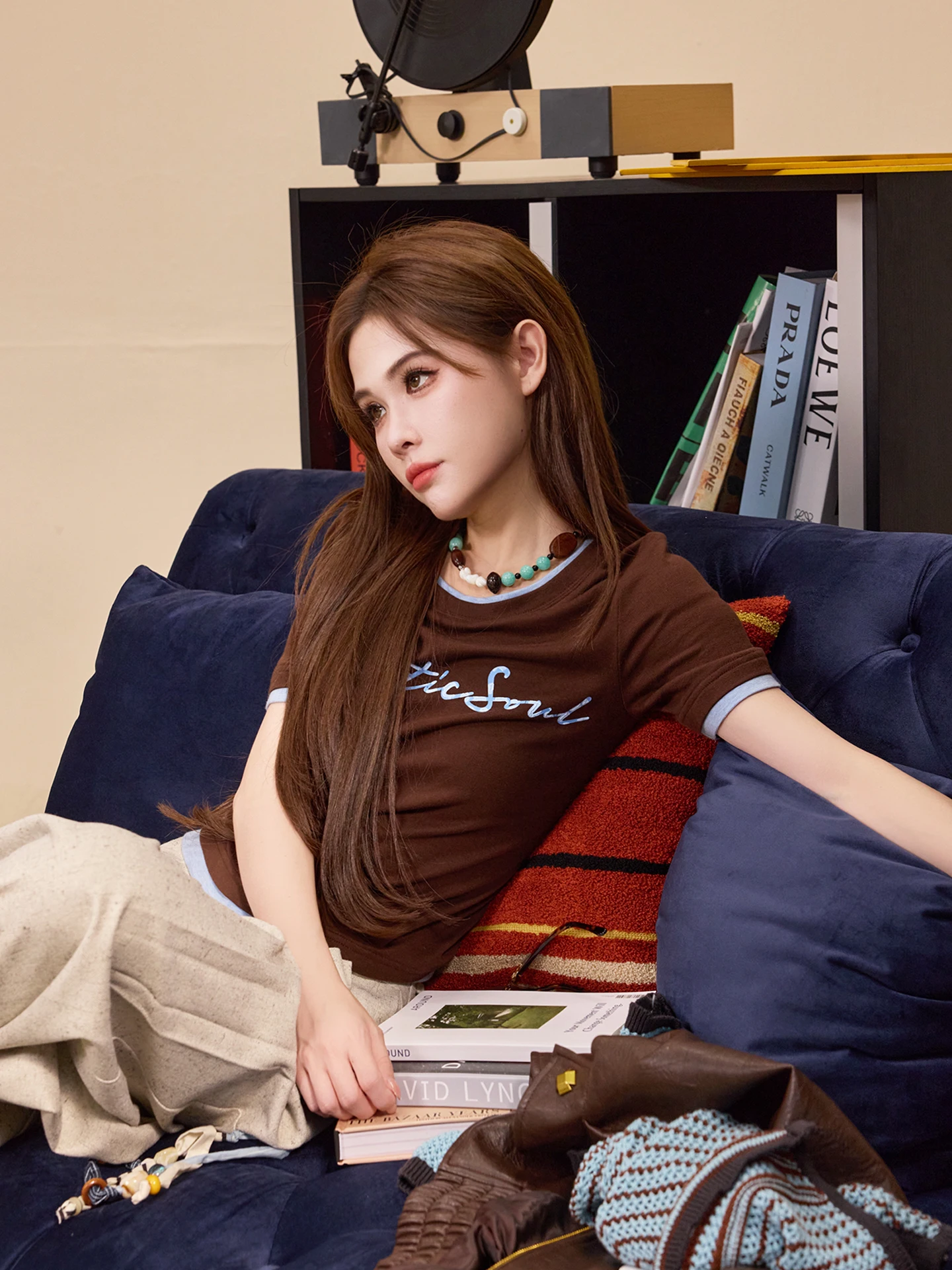 Женская футболка TUNT для ранней осени, многослойная, в эстетическом стиле, с художественным буквенным принтом, коротким рукавом, круглым вырезом, свободного кроя
Женская футболка TUNT для ранней осени, многослойная, в эстетическом стиле, с художественным буквенным принтом, коротким рукавом, круглым вырезом, свободного кроя