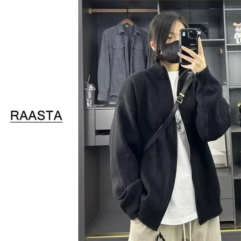 Мужской вязаный открытый кардиган, пальто с воротником-стойкой, повседневное свободное зимнее пальто из полиэфирного волокна, официальное, без капюшона
Мужской вязаный открытый кардиган, пальто с воротником-стойкой, повседневное свободное зимнее пальто из полиэфирного волокна, официальное, без капюшона