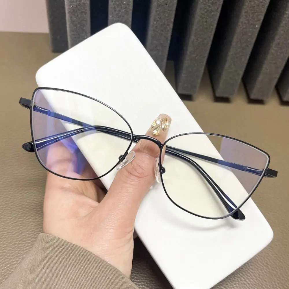 2024 Korean Anti Blue Light Glasses Women Men Fashion Cat Eye Glasses Metal Frame Small Frame Eyewear Optical Glasses
2024 Korean Anti Blue Light Glasses Women Men Fashion Cat Eye Glasses Metal Frame Small Frame Eyewear Optical Glasses
