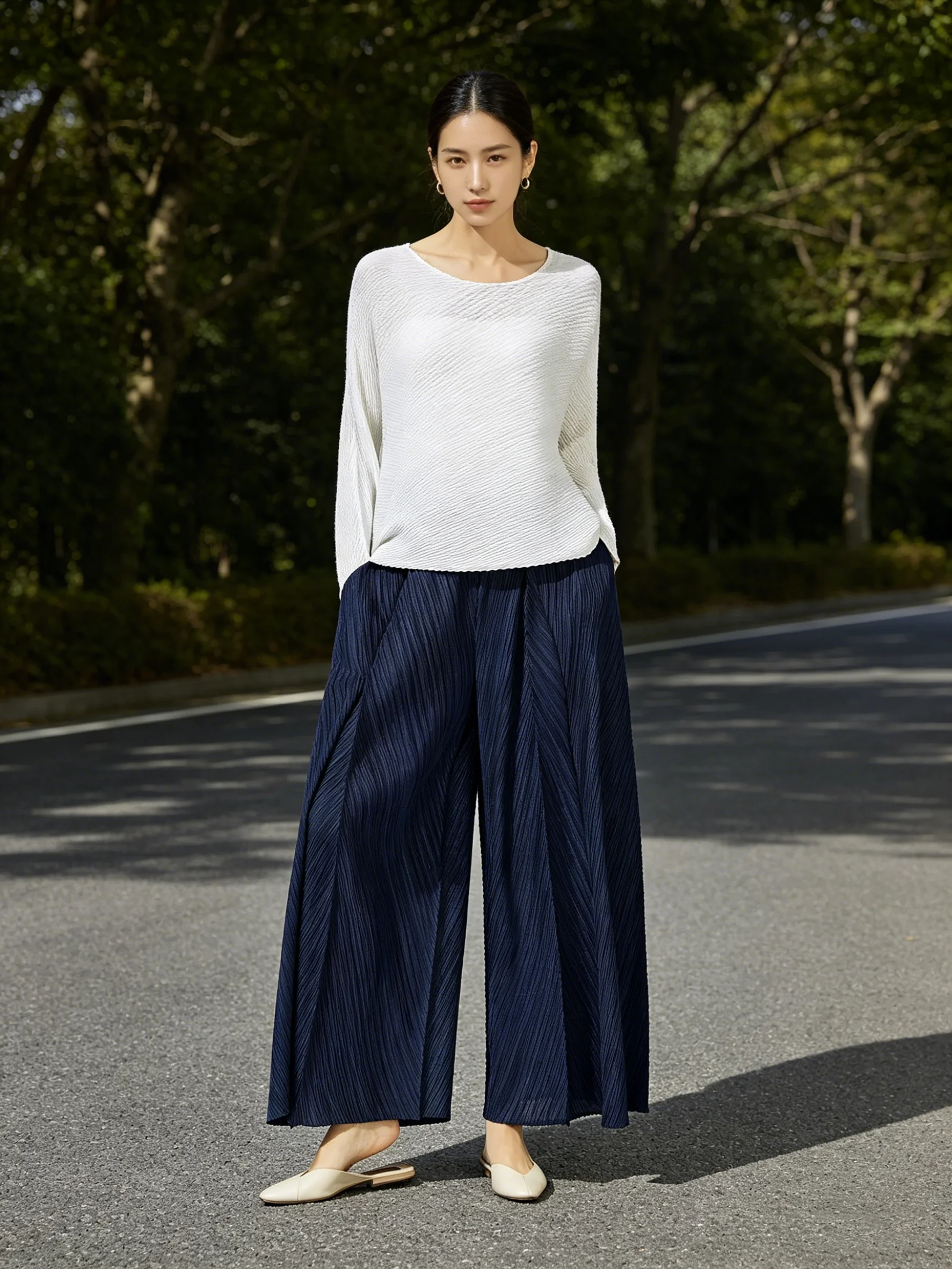 Three-Panel Wind Pleated Wide Leg Pants Fashion Set Women Summer Loose Slimming Versatile Fashion Design Two-Piece Set
Three-Panel Wind Pleated Wide Leg Pants Fashion Set Women Summer Loose Slimming Versatile Fashion Design Two-Piece Set