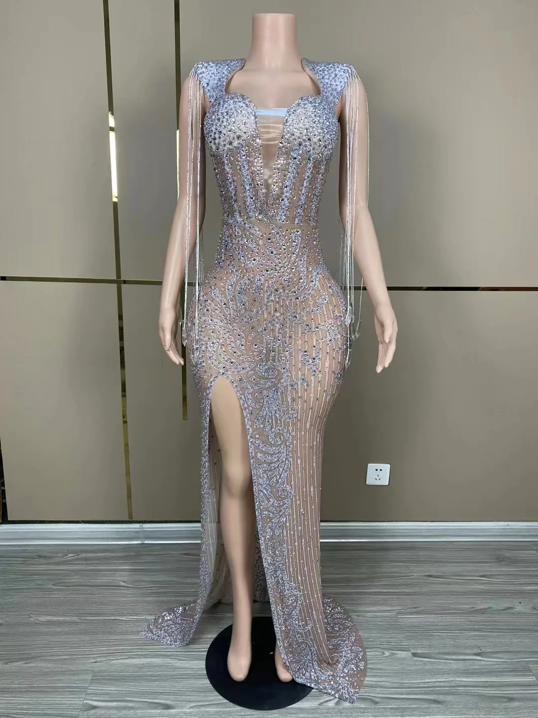 Sexy Split Valentines Silver Fringe Prom gown Mesh See Through Drag Queen Club Party Birthday Special Ocassion Photo Shoot Dress
Sexy Split Valentines Silver Fringe Prom gown Mesh See Through Drag Queen Club Party Birthday Special Ocassion Photo Shoot Dress