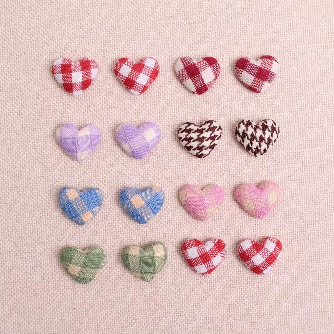 100Pcs 14x17mm Plaid Fabric Heart Charms Handmade Cloth Embellishments For DIY Sewing Scrapbooking Card Making Hair Clip Jewelry
100Pcs 14x17mm Plaid Fabric Heart Charms Handmade Cloth Embellishments For DIY Sewing Scrapbooking Card Making Hair Clip Jewelry