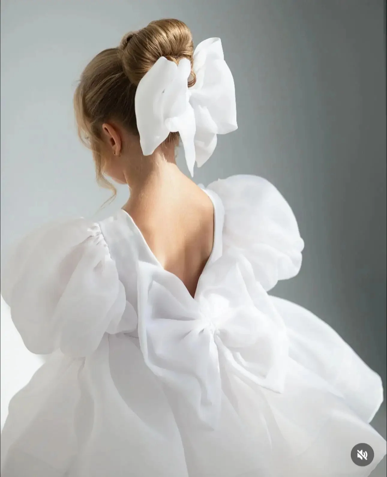 Customized Ivory Flower Girl Dresses For Wedding Backless With Bow Fluffy Little Girl First Communion Evening Party Ball Gown
Customized Ivory Flower Girl Dresses For Wedding Backless With Bow Fluffy Little Girl First Communion Evening Party Ball Gown