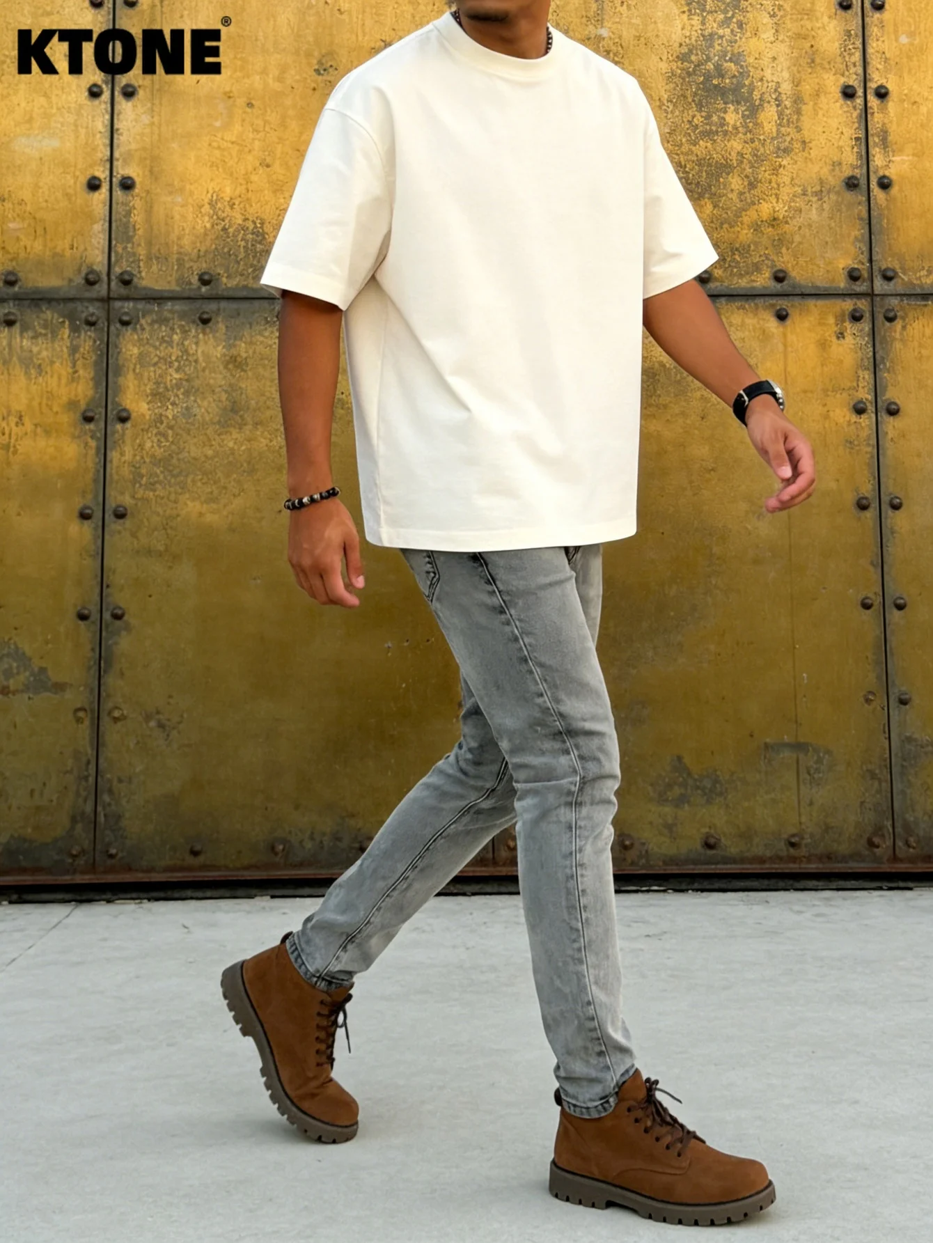 Modern Y2K Gray Slim Jeans For Man Original Drip Trend Casual Denim Pants No accessories or belts included
Modern Y2K Gray Slim Jeans For Man Original Drip Trend Casual Denim Pants No accessories or belts included