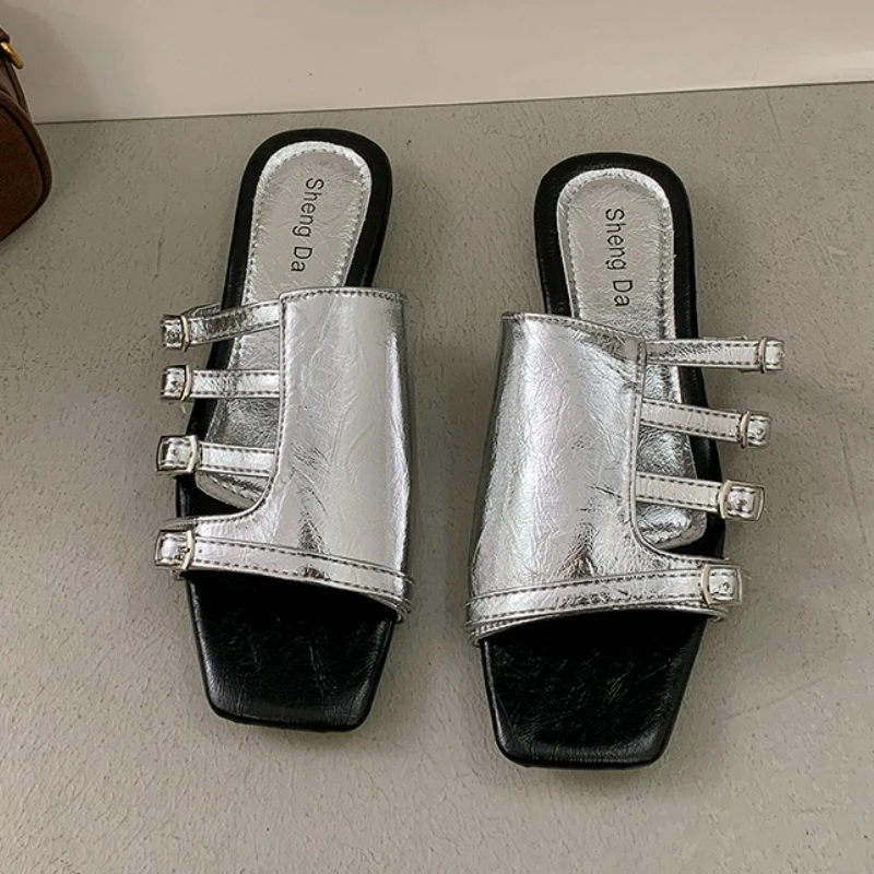 Designer New 2025 Women Slippers Retro Square Toe Flats Sandals Summer Shoes Luxury Dress Party Woman Brand Flip Flops Slides
Designer New 2025 Women Slippers Retro Square Toe Flats Sandals Summer Shoes Luxury Dress Party Woman Brand Flip Flops Slides