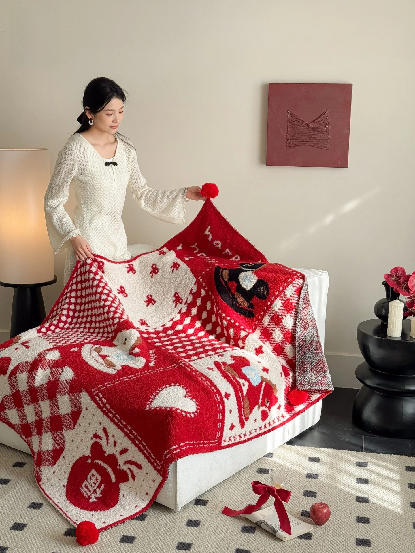 Новогоднее теплое вязаное плюшевое одеяло из полиэстера с красным клетчатым узором и сердечками для спальни, офиса, дивана
Новогоднее теплое вязаное плюшевое одеяло из полиэстера с красным клетчатым узором и сердечками для спальни, офиса, дивана