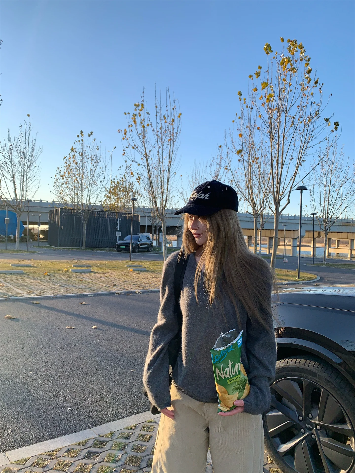 Женский шерстяной свитер с эффектом похудения, модный, осенне-зимний, с V-образным вырезом, длинными рукавами, утепленный, повседневный, бренд Tannin Ski
Женский шерстяной свитер с эффектом похудения, модный, осенне-зимний, с V-образным вырезом, длинными рукавами, утепленный, повседневный, бренд Tannin Ski