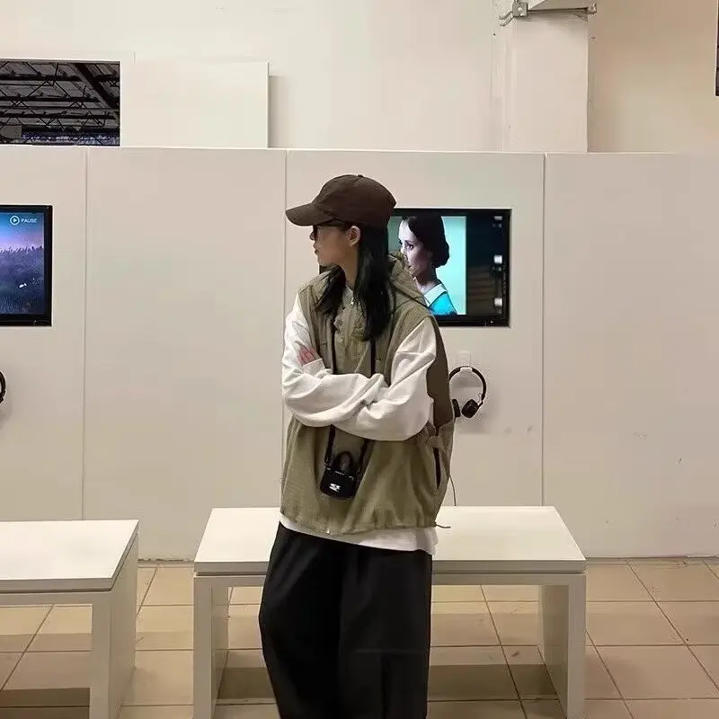 Японский жилет с капюшоном в стиле ретро, весенне-осенняя свободная рабочая одежда, многослойная верхняя одежда, модная молодежная повседневная одежда
Японский жилет с капюшоном в стиле ретро, весенне-осенняя свободная рабочая одежда, многослойная верхняя одежда, модная молодежная повседневная одежда