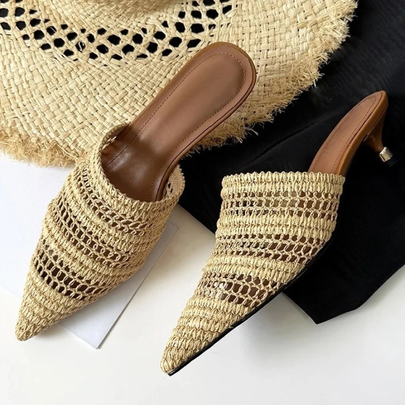 Fashion Mules Modern Slippers Women Sexy Pointed Toe Slingback Kitten Heel Sandals for Ladies Comfort Lightweight Slide Sandals
Fashion Mules Modern Slippers Women Sexy Pointed Toe Slingback Kitten Heel Sandals for Ladies Comfort Lightweight Slide Sandals