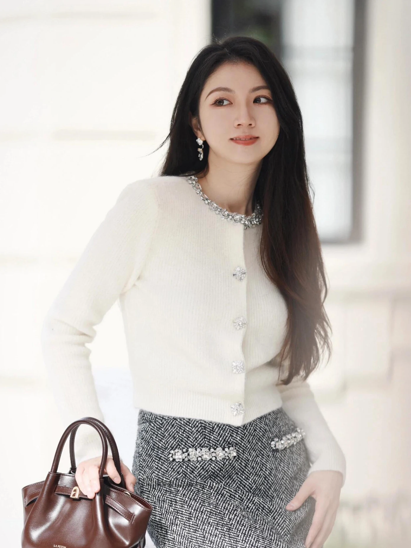 Элитный вязаный кардиган Ji Jing SelfSP: роскошный женский кардиган с длинными рукавами и круглым вырезом, новинка к Новому году, цвет «Тысяча золотых»
Элитный вязаный кардиган Ji Jing SelfSP: роскошный женский кардиган с длинными рукавами и круглым вырезом, новинка к Новому году, цвет «Тысяча золотых»