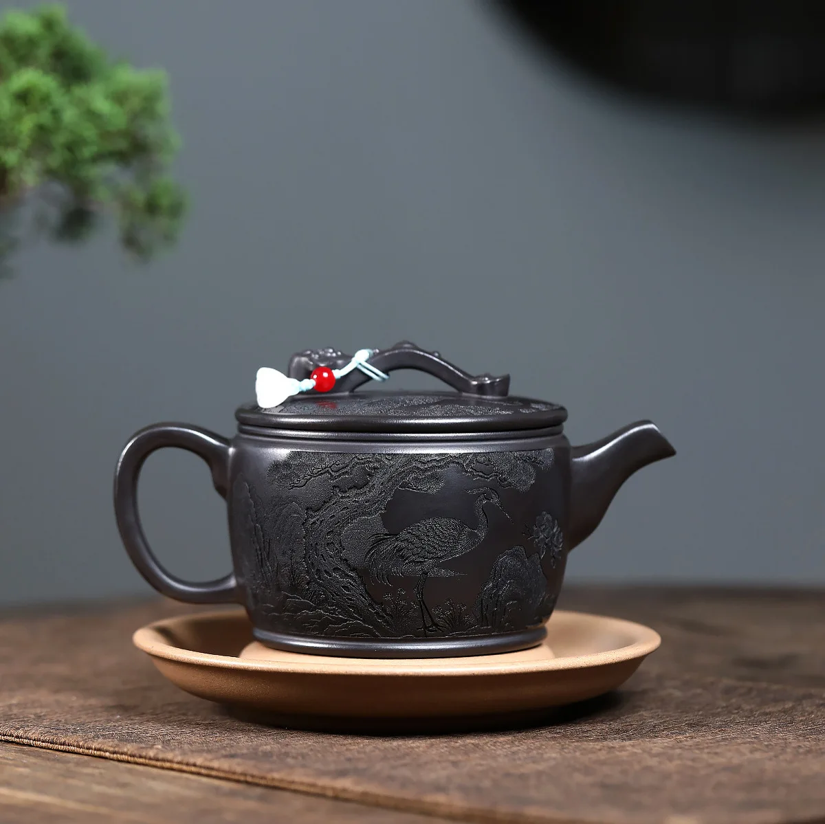 Handmade Yixing Purple Clay Pot Famous Ore Yellow Mud Full Carved Crane Yannian Ruyi Large Capacity 450cc
Handmade Yixing Purple Clay Pot Famous Ore Yellow Mud Full Carved Crane Yannian Ruyi Large Capacity 450cc