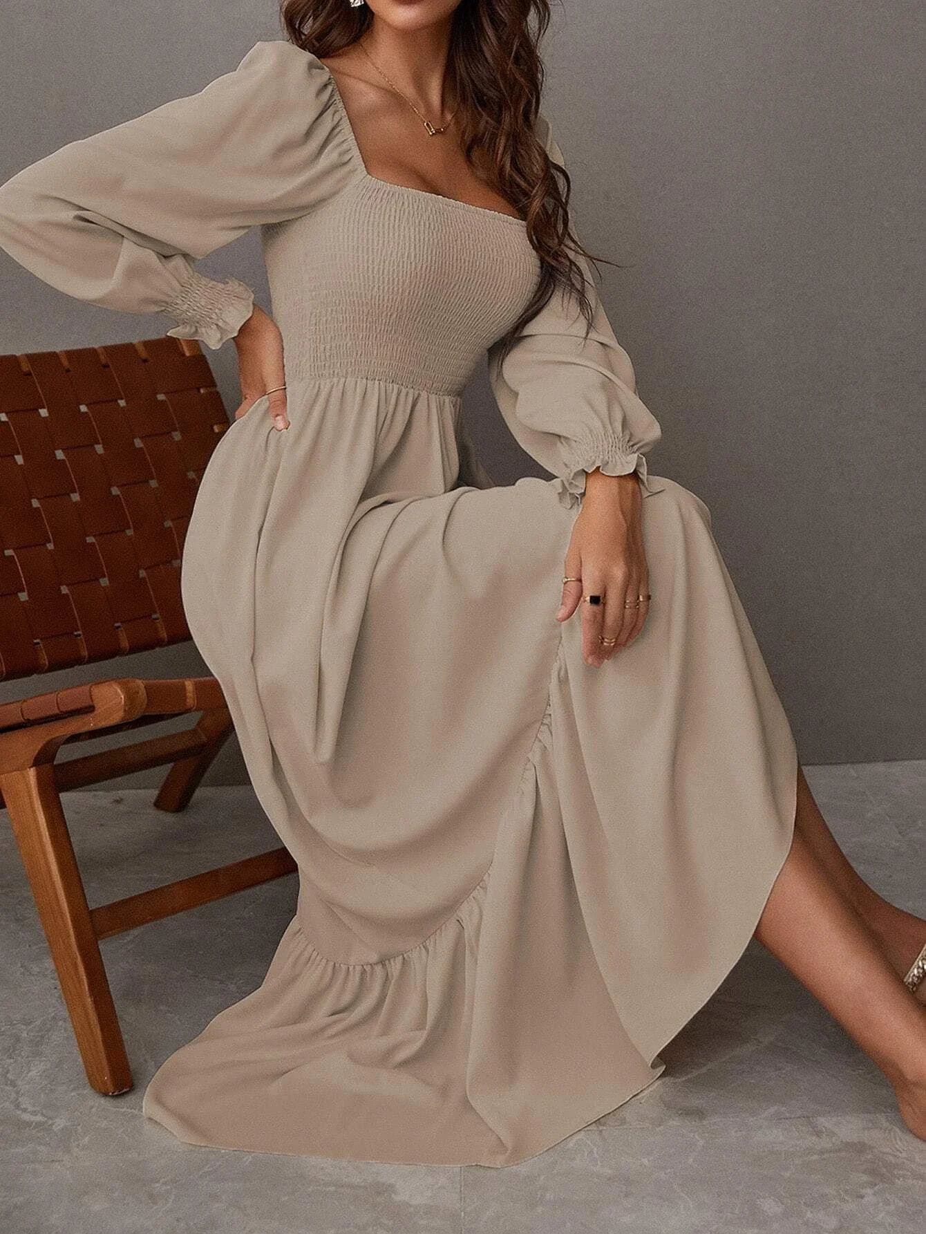 Women's Ruched Ruffle Hem A Line Dress, Elegant Shirred Backless Long Dress for Spring and Fall Vacation Party Wedding Guest
Women's Ruched Ruffle Hem A Line Dress, Elegant Shirred Backless Long Dress for Spring and Fall Vacation Party Wedding Guest