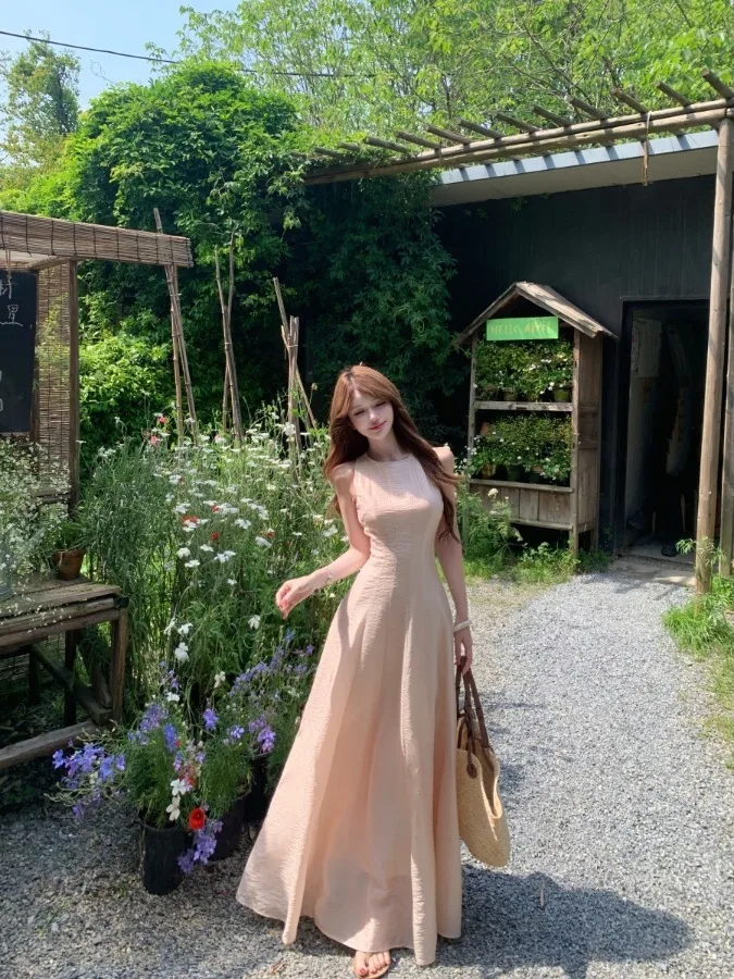 Textured High Waist Slim Fit Summer Dress Sleeveless Wrap around Draped Long Dress French Style Polyester Fiber Citywalk
Textured High Waist Slim Fit Summer Dress Sleeveless Wrap around Draped Long Dress French Style Polyester Fiber Citywalk